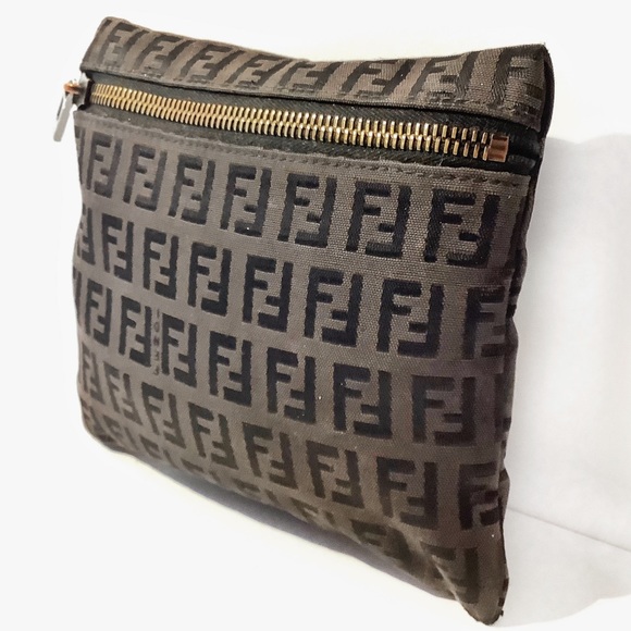 fendi zip pouch